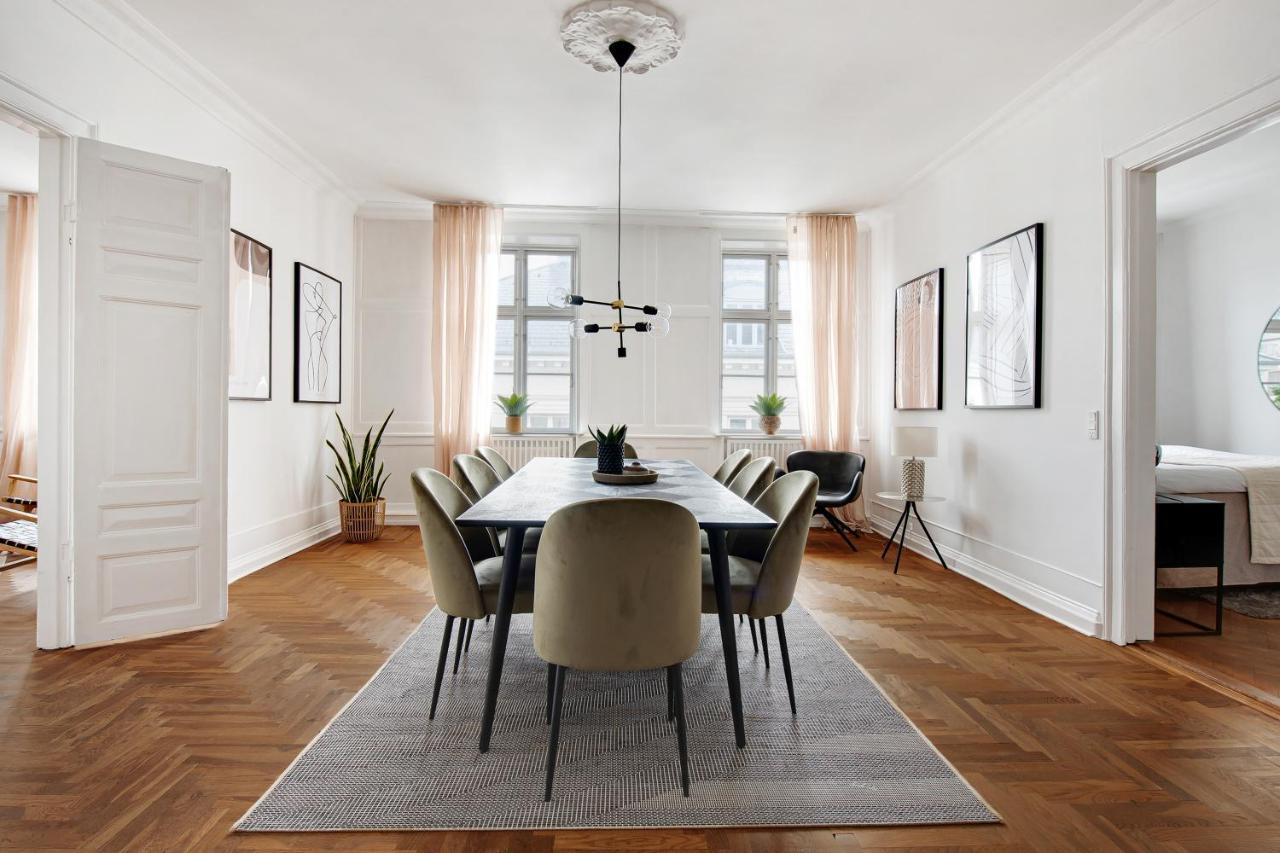 Sanders Square - Spacious Six-Bedroom Apartment Near Amalienborg Copenhague Extérieur photo